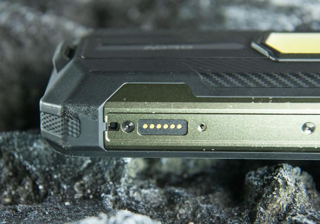 00流明露营灯这款智能三防手机“上大分”瓦力游戏试玩22000mAh大电池、10(图4)