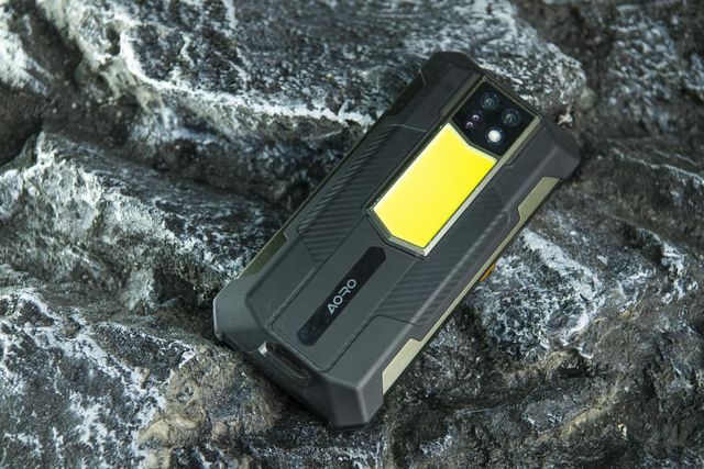00流明露营灯这款智能三防手机“上大分”瓦力游戏试玩22000mAh大电池、10